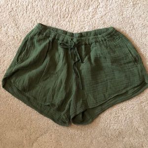 Xirena Gauze Shorts sz Small